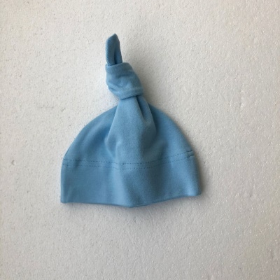 浅蓝色帽子