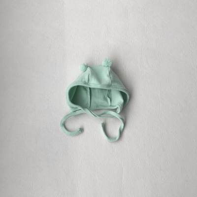 浅绿色球球帽