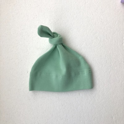浅绿色帽子