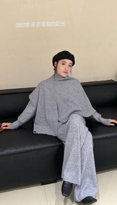 灰色